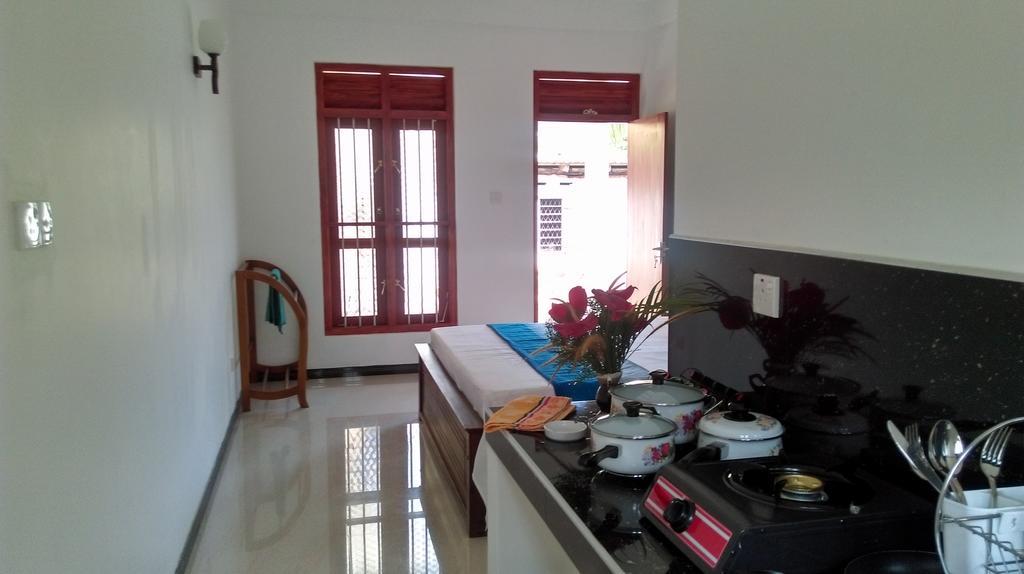 Hasaranga Holiday House Hikkaduwa Exterior foto