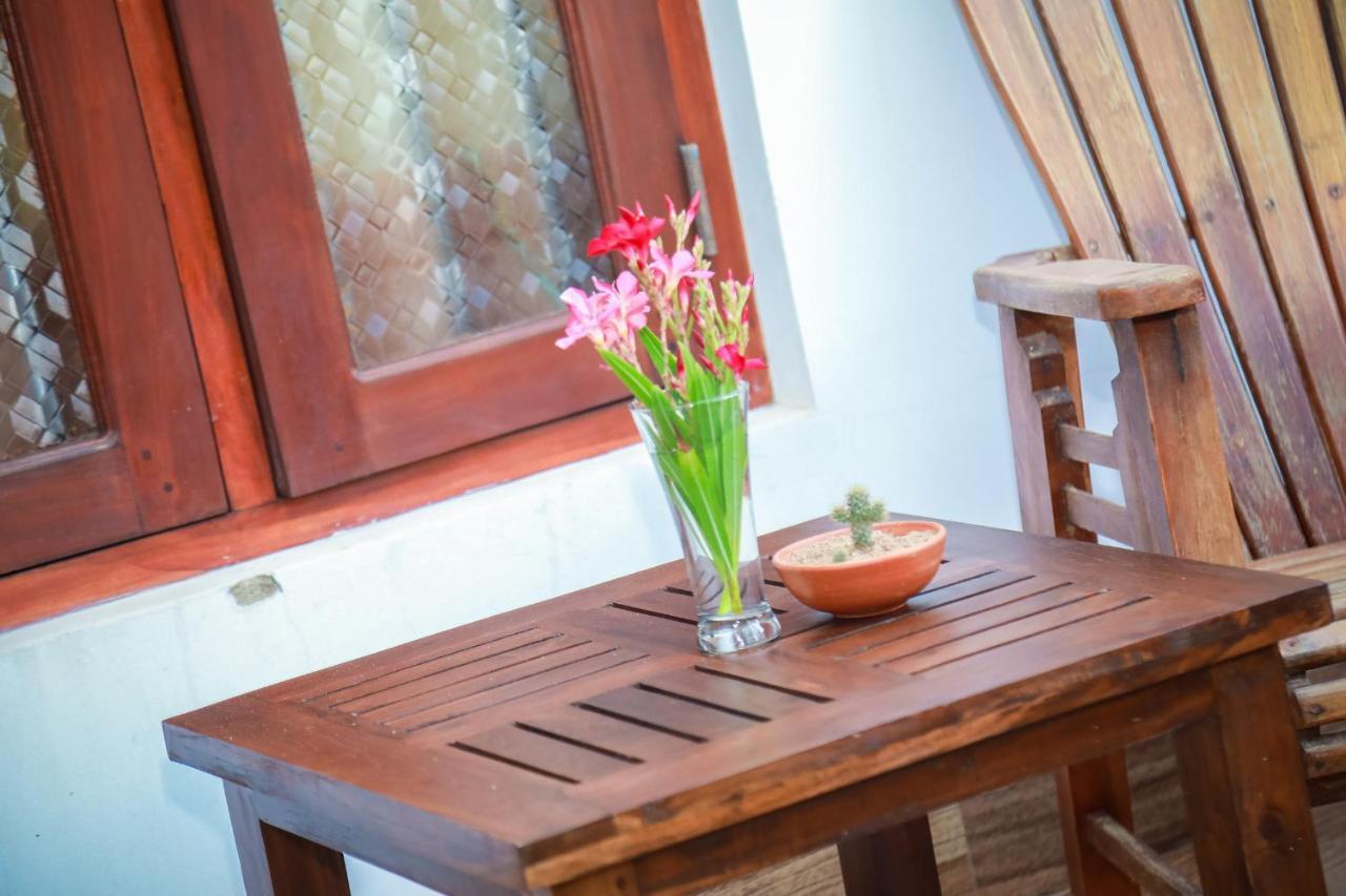 Hasaranga Holiday House Hikkaduwa Exterior foto
