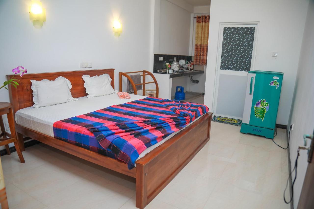 Hasaranga Holiday House Hikkaduwa Exterior foto